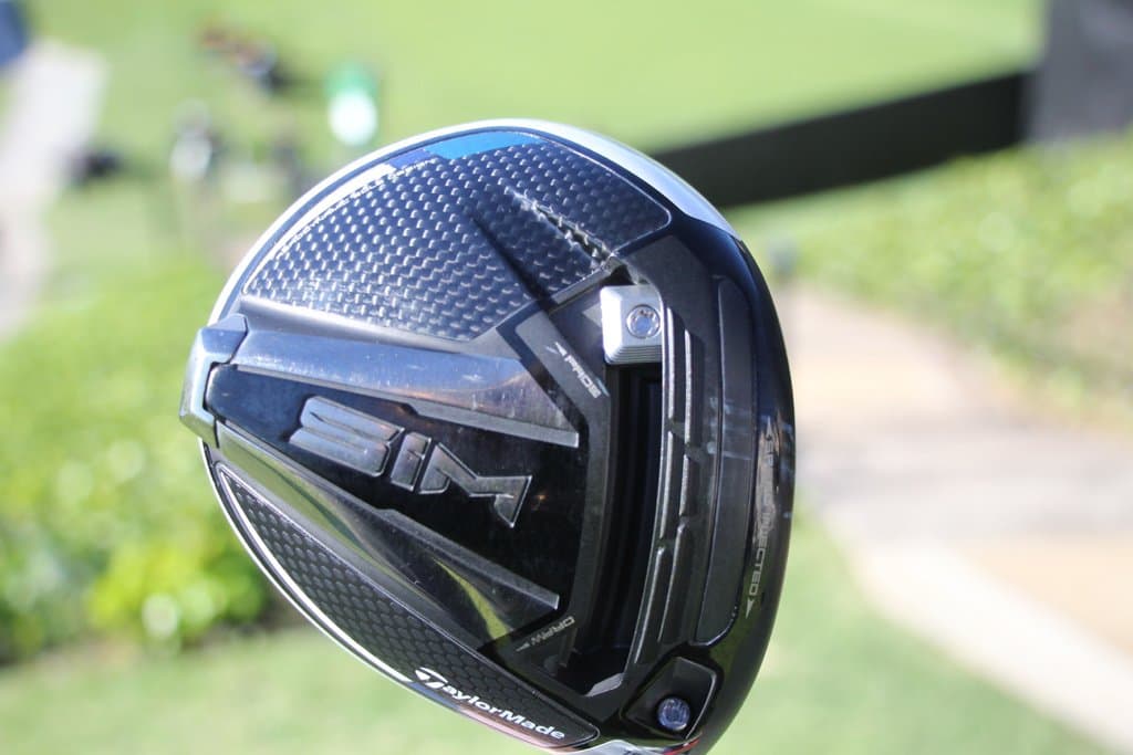 Análisis Retrospectivo: La Maestría de Dustin Johnson y su Equipamiento en el Travelers Championship 2020