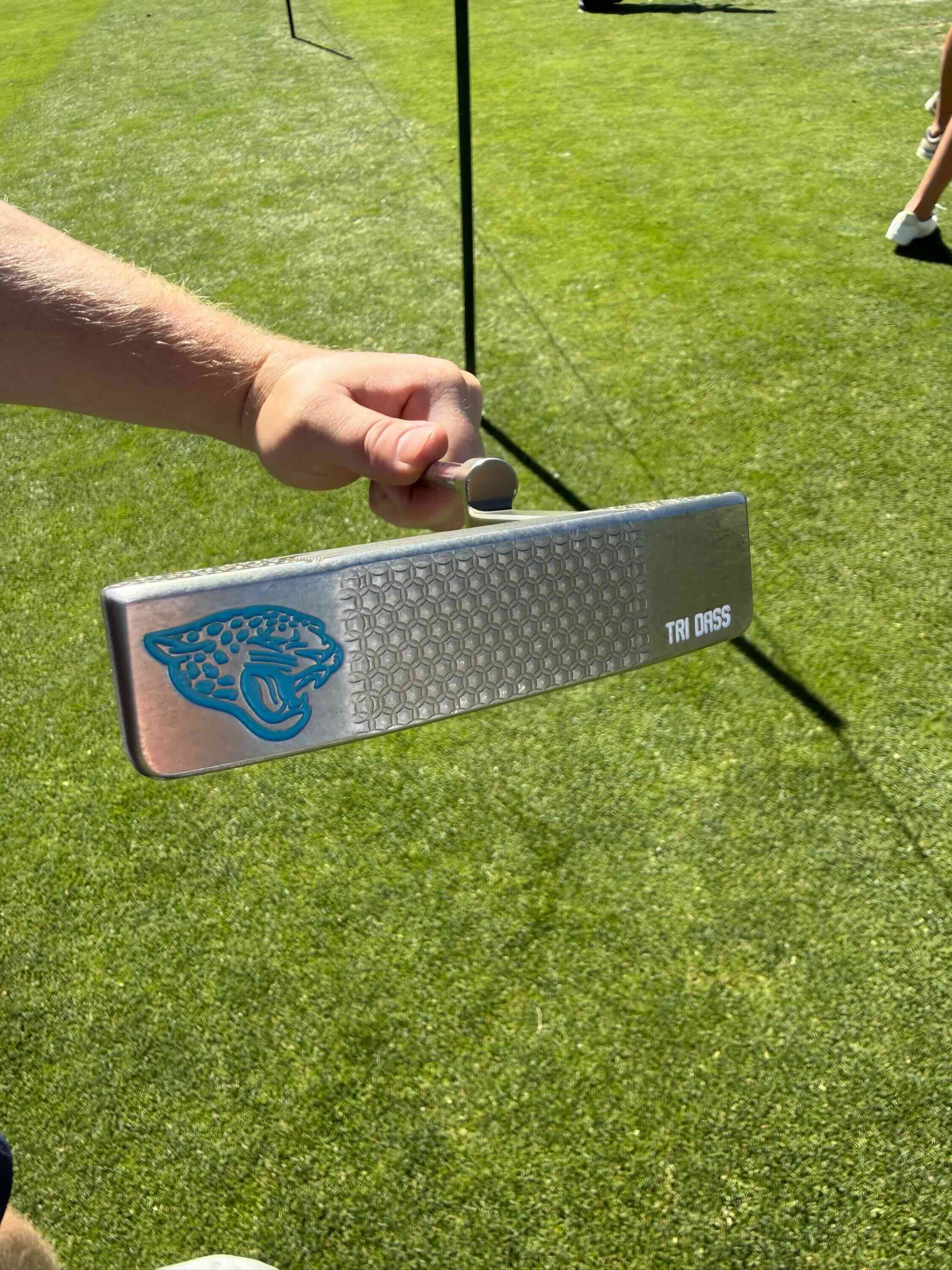 Equipamiento de Élite: Un Vistazo Exclusivo a las Bolsas de Estrellas de la NFL en el American Century Championship