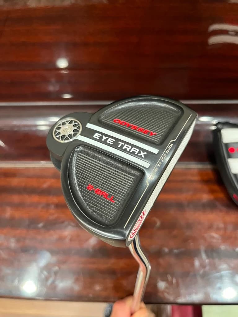 Exclusividad en el Green: Putter JDM Odyssey Eye Trax y Accesorios Scotty Cameron Desatan el Interés Coleccionista